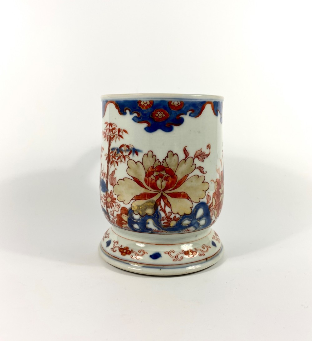 Chinese Imari mug of large size, c. 1720. Kangxi Period. View II