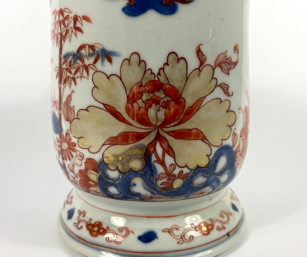 Chinese Imari mug of large size, c. 1720. Kangxi Period. View IV