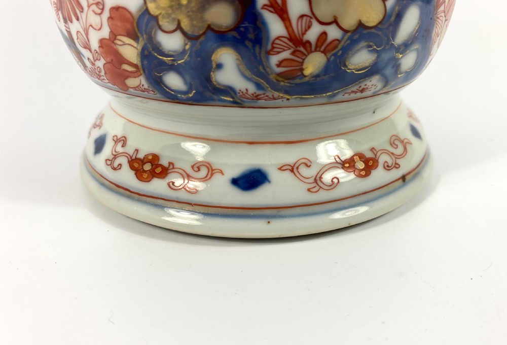 Chinese Imari mug of large size, c. 1720. Kangxi Period. View V