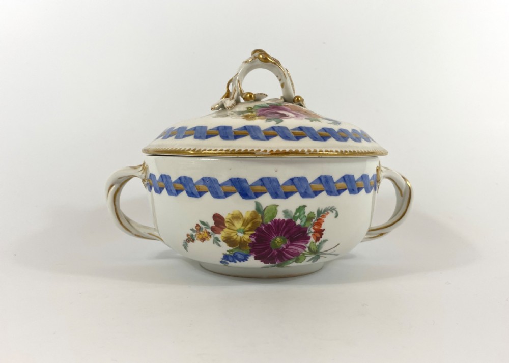 Pair Meissen porcelain ecuelle, covers, and stands. Marcollini Period, c. 1790. View X