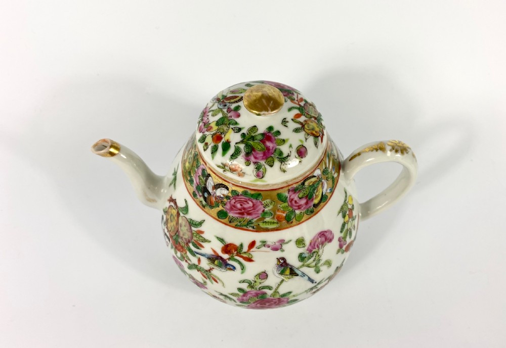 Chinese Cantonese teapot, c. 1870, Qing Dynasty. View III