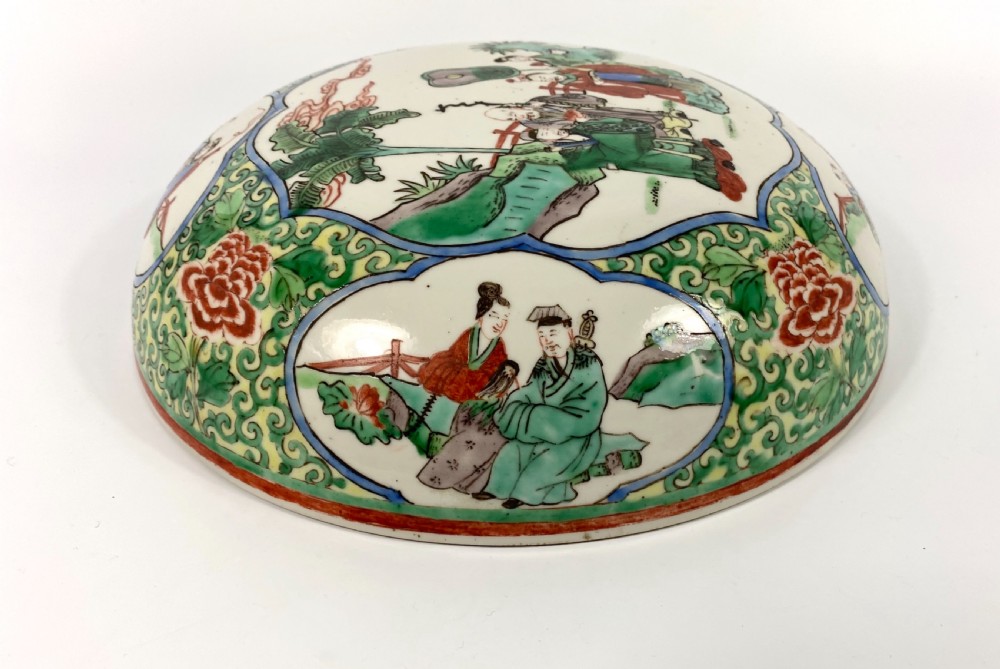 Large Chinese porcelain box and cover, c. 1900. Qing Dynasty. View VI
