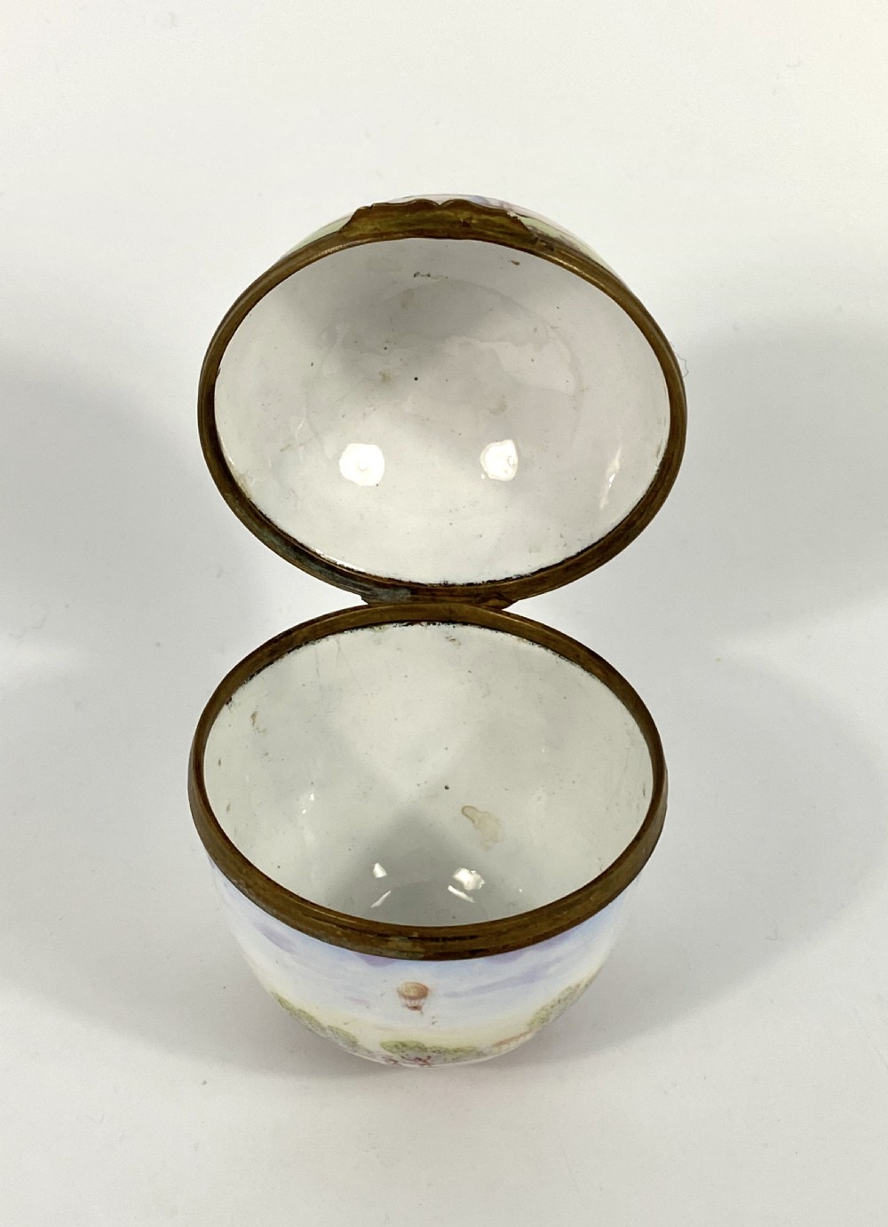 Viennese enamel Ballooning box & cover, c. 1890. View XII
