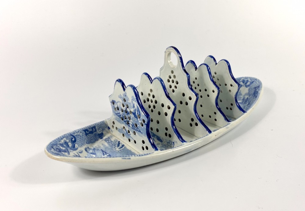 Spode pearlware toast rack, c. 1820.
