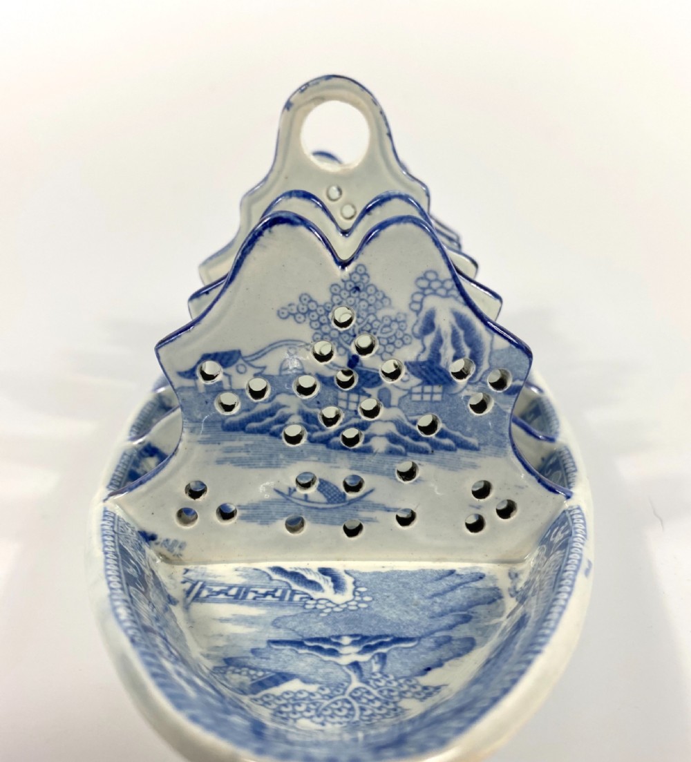 Spode pearlware toast rack, c. 1820. View V