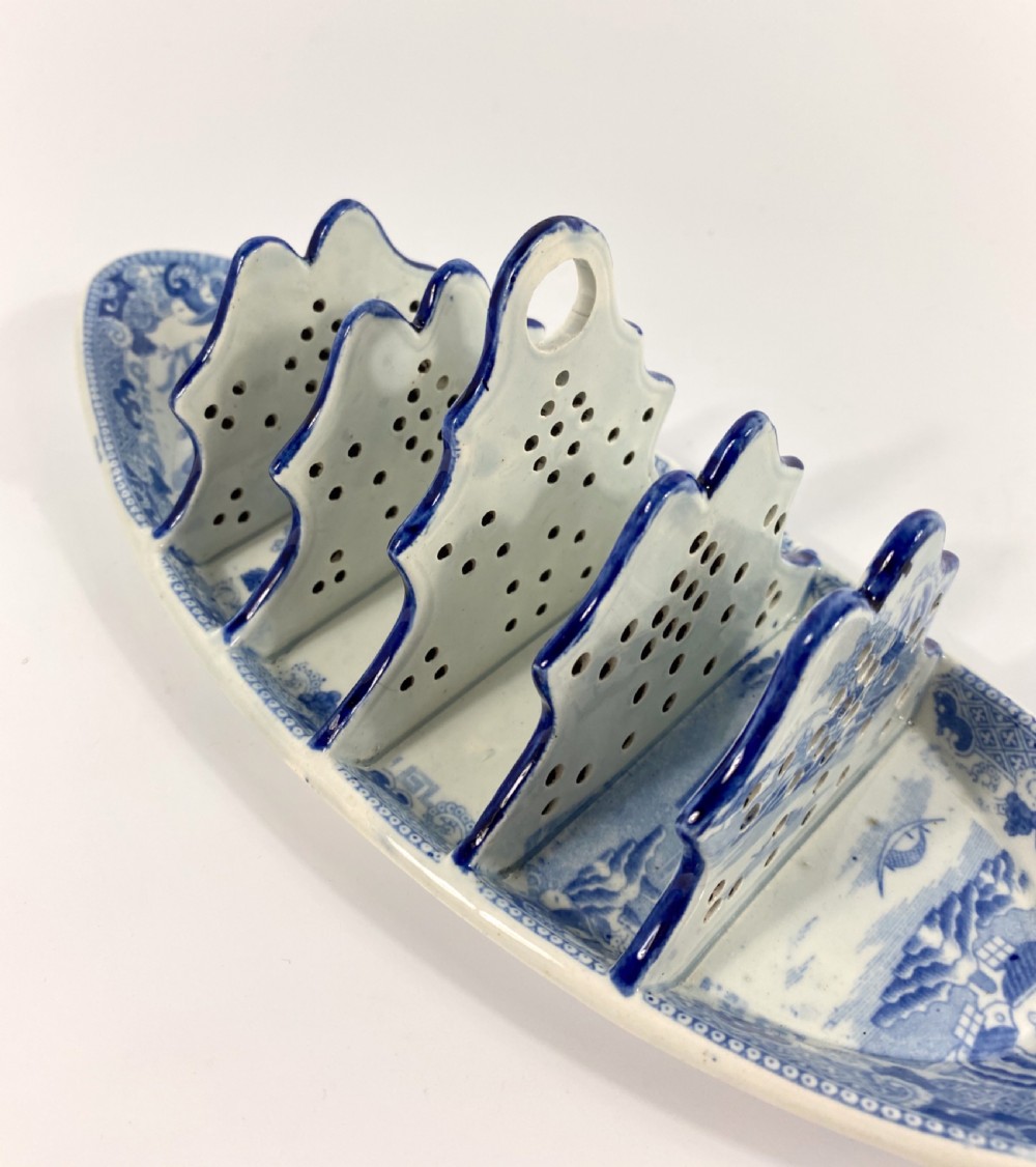 Spode pearlware toast rack, c. 1820. View VI