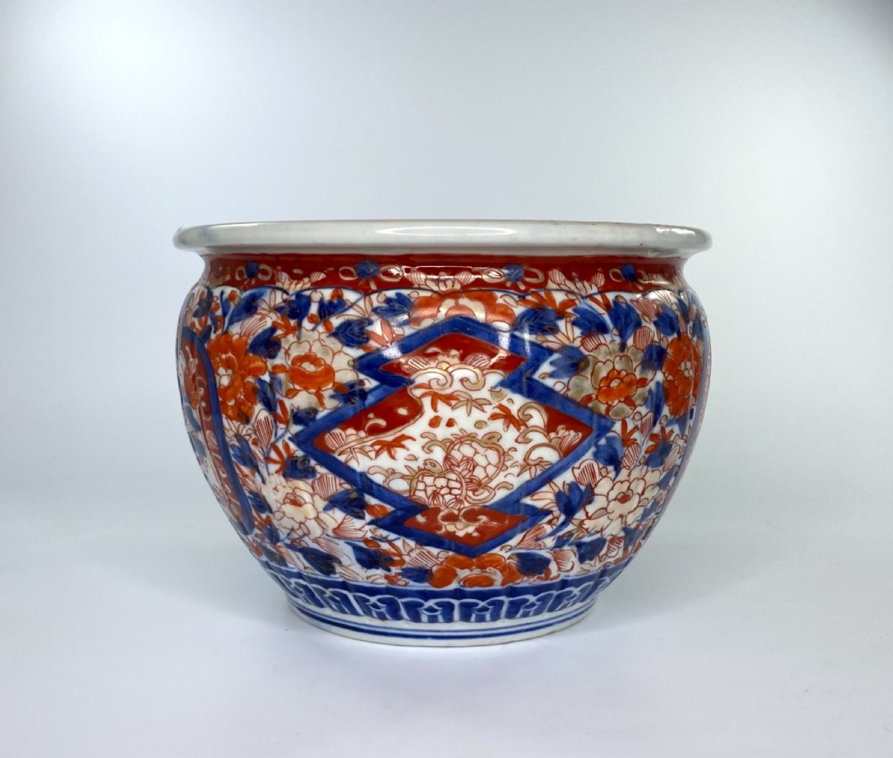 Japanese Imari porcelain jardiniere, c. 1890, Meiji Period. View VI