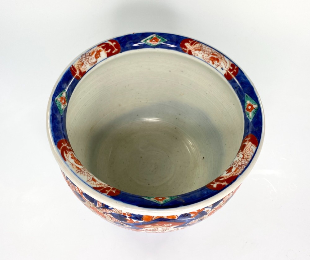 Japanese Imari porcelain jardiniere, c. 1890, Meiji Period. View VIII