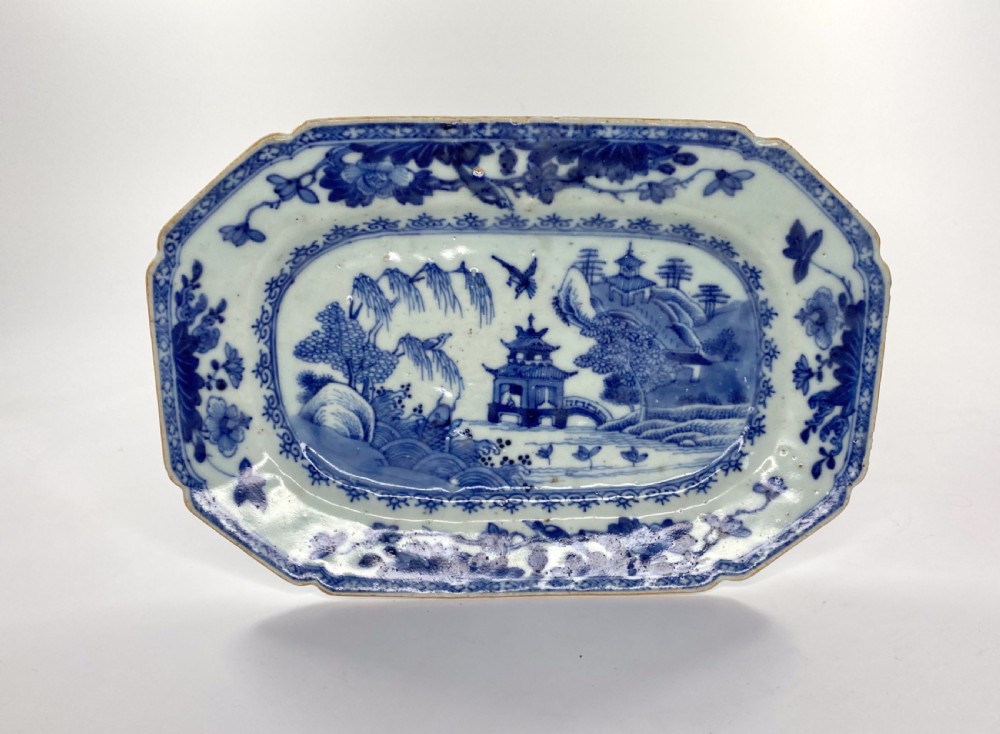 Chinese porcelain meat plate, c. 1760. Qianlong Period.