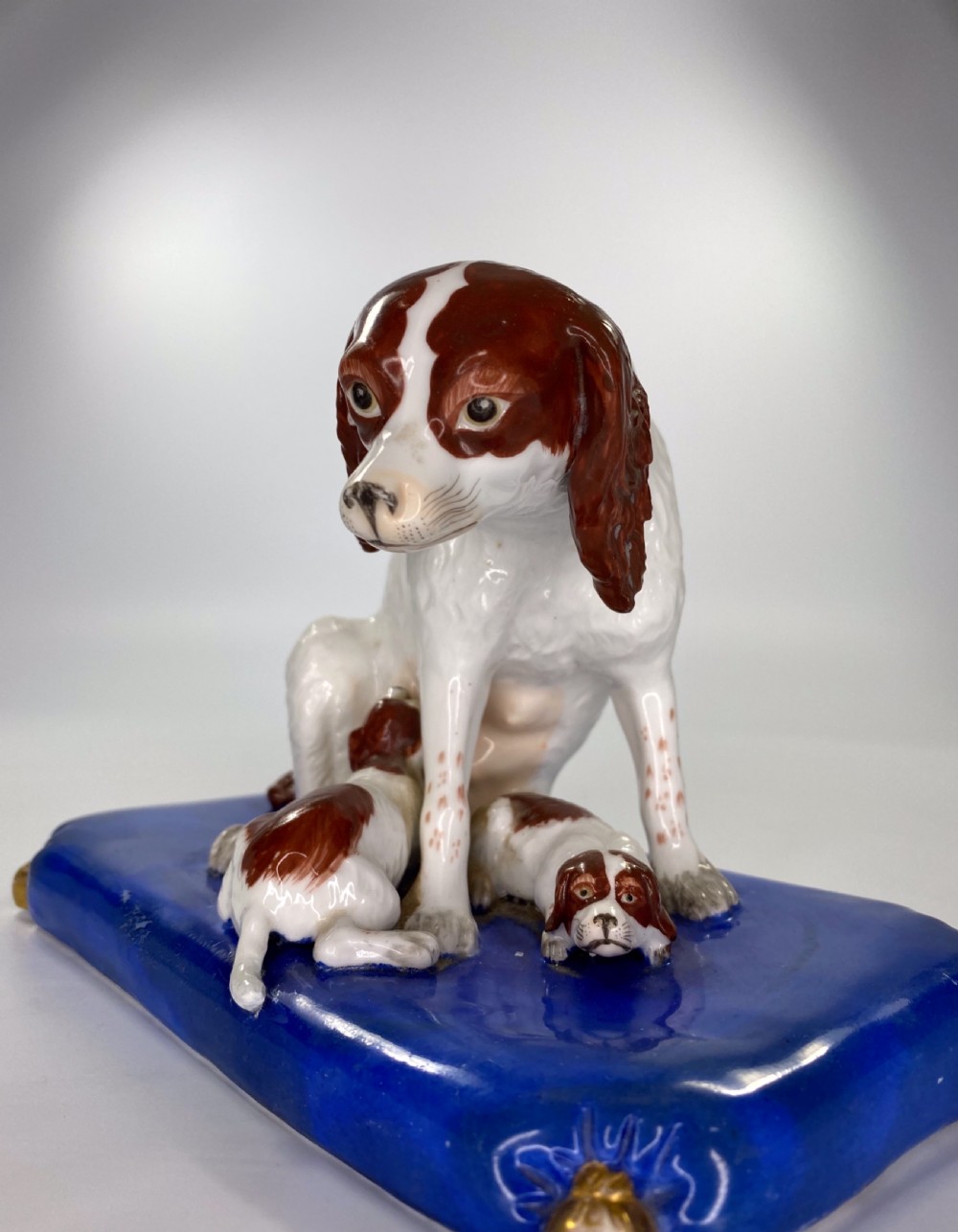 Copeland & Garrett porcelain group of Spaniels, c. 1840. View VII