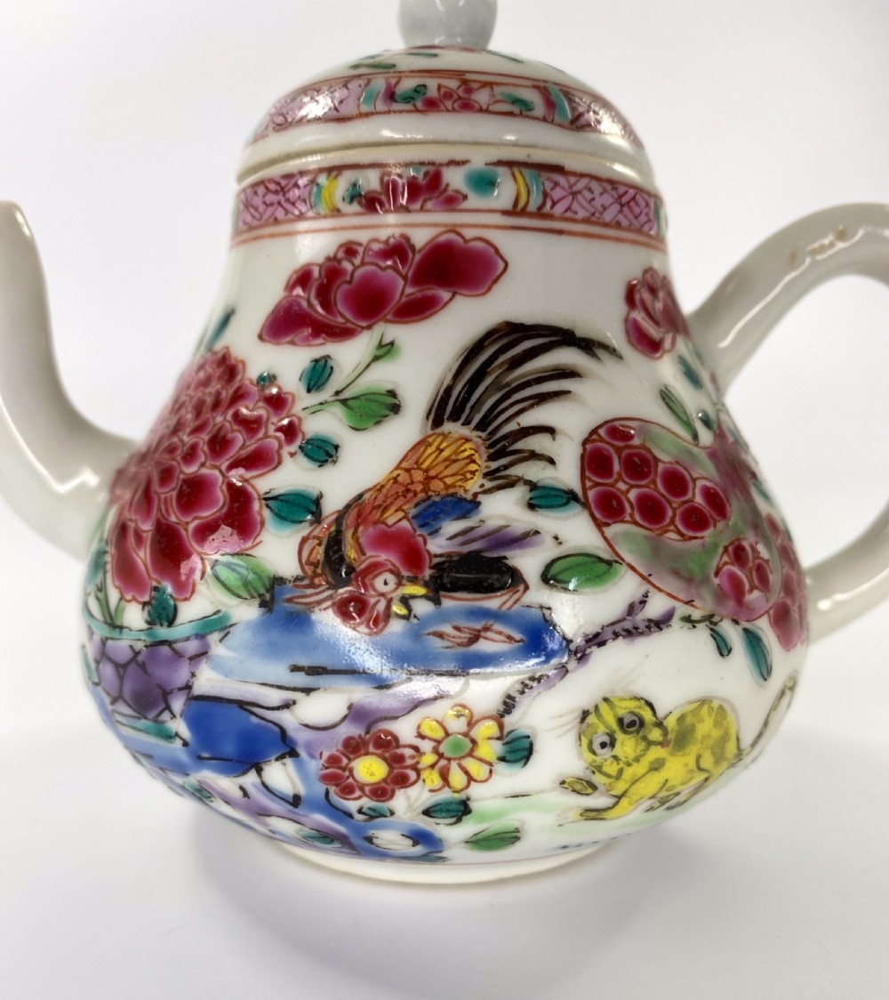 Chinese porcelain Cockerel teapot, c. 1740. View II