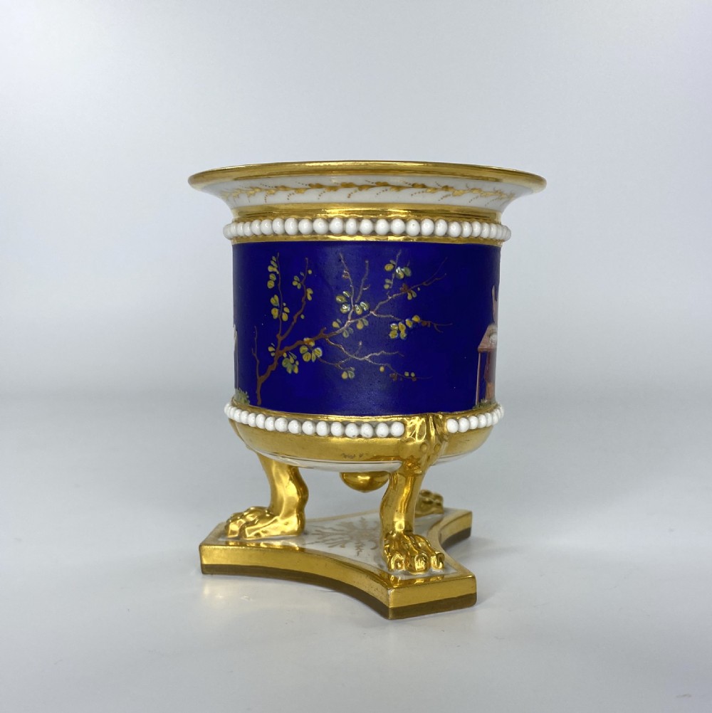 FBB Worcester ‘Chinoiserie’ porcelain urn, c. 1815 View II