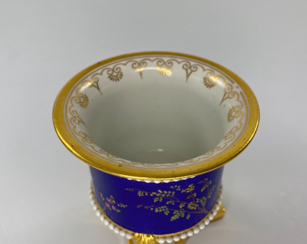 FBB Worcester ‘Chinoiserie’ porcelain urn, c. 1815 View VII