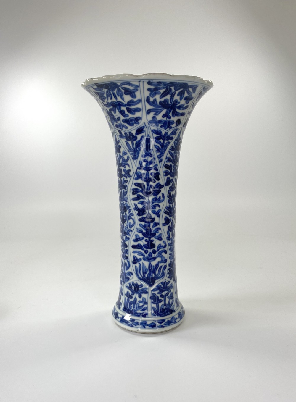 Chinese porcelain ‘Trumpet’ vase. Kangxi Period.