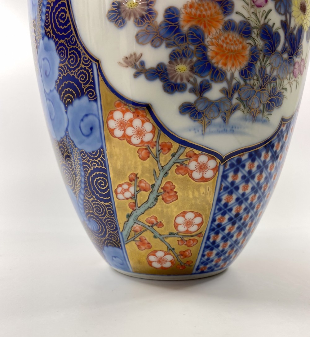 Pair Koransha ‘Imari’ vases, c. 1890. Meiji Period. View XII