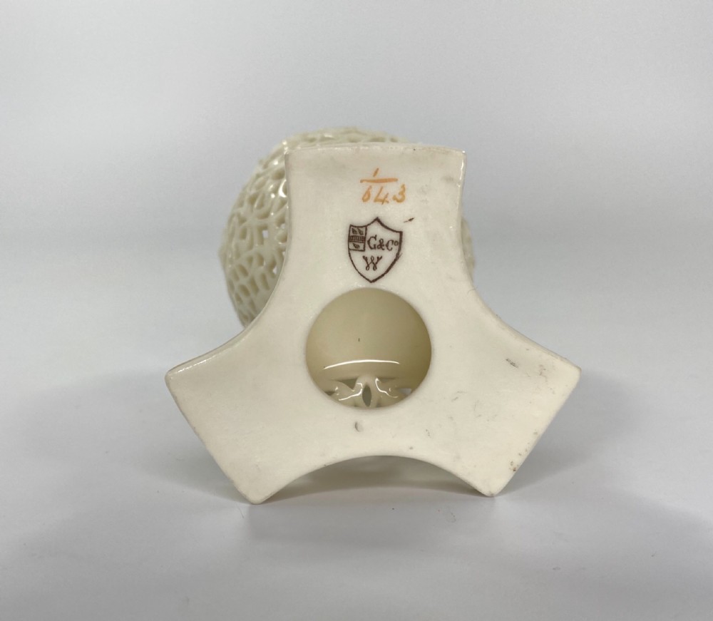 Graingers Worcester reticulated vase & cover, c. 1890. View VI