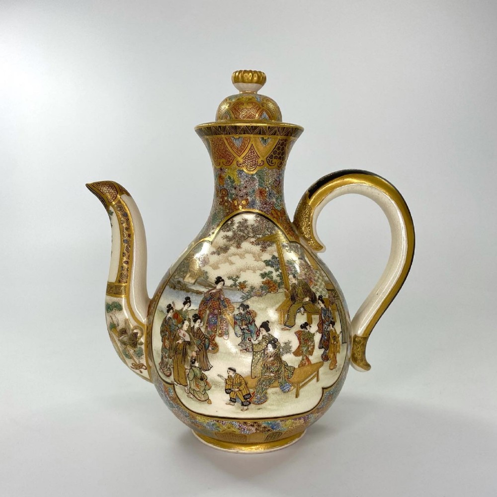 Satsuma pottery sake ewer. Ryozan Okamoto, Meiji Period.