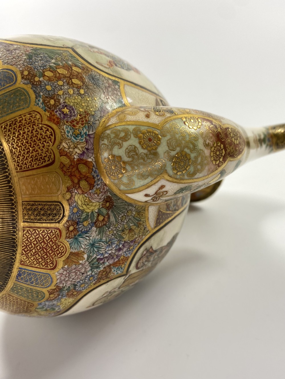 Satsuma pottery sake ewer. Ryozan Okamoto, Meiji Period. View XV