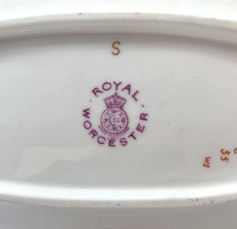 Royal Worcester dish. Townsend, d. 1937. View VIII