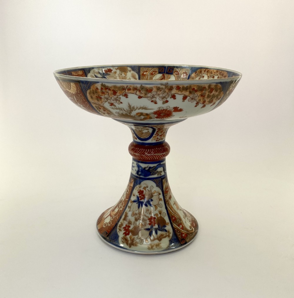 Japanese Imari large stand, c. 1890. Meiji Period.