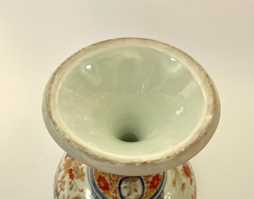 Japanese Imari large stand, c. 1890. Meiji Period. View IX