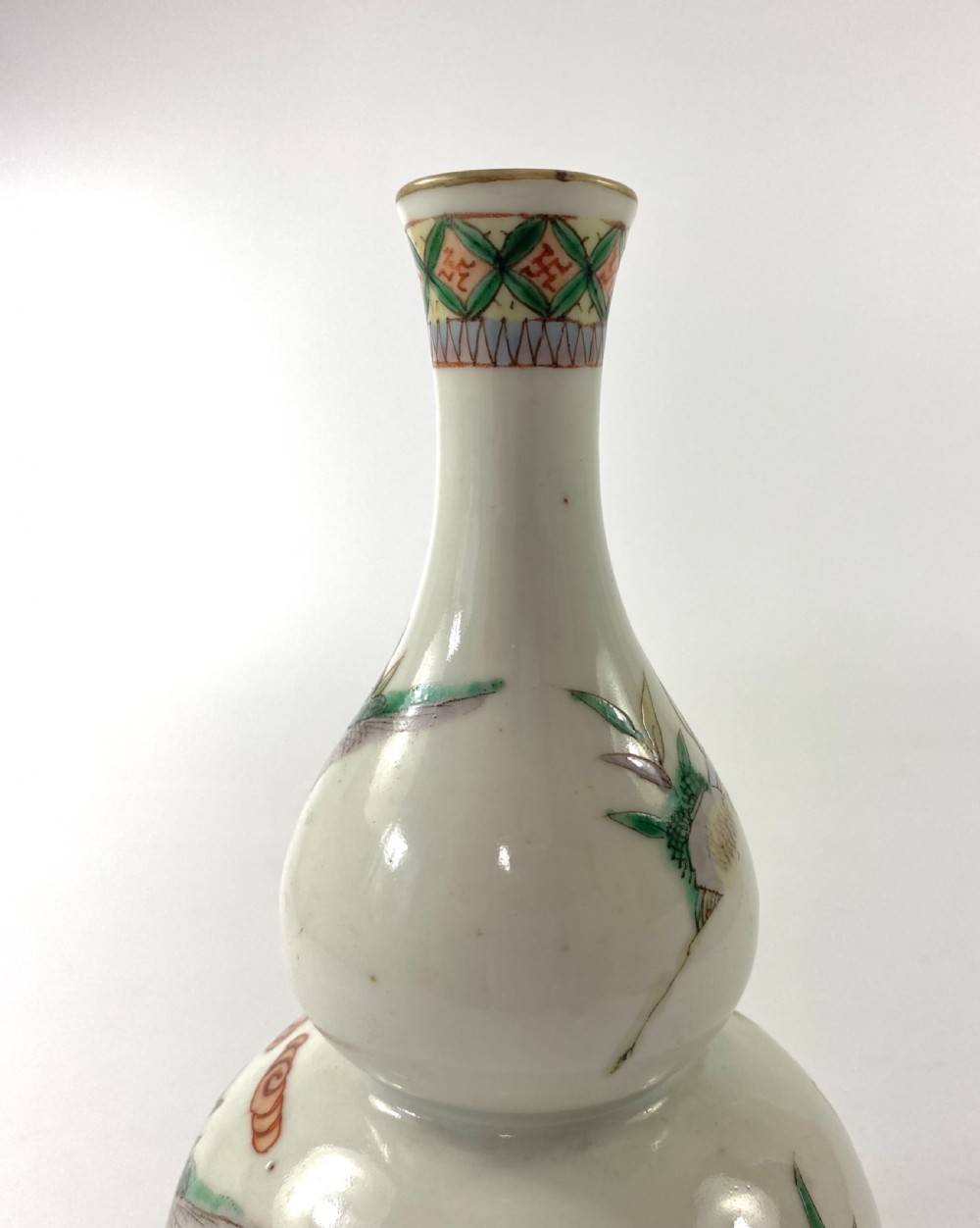 Chinese porcelain double gourd vase, c. 1880. Qing Dynasty. View IX