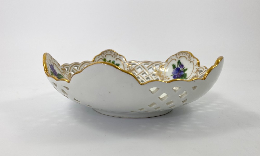 Meissen porcelain reticulated basket, c. 1880. View IV