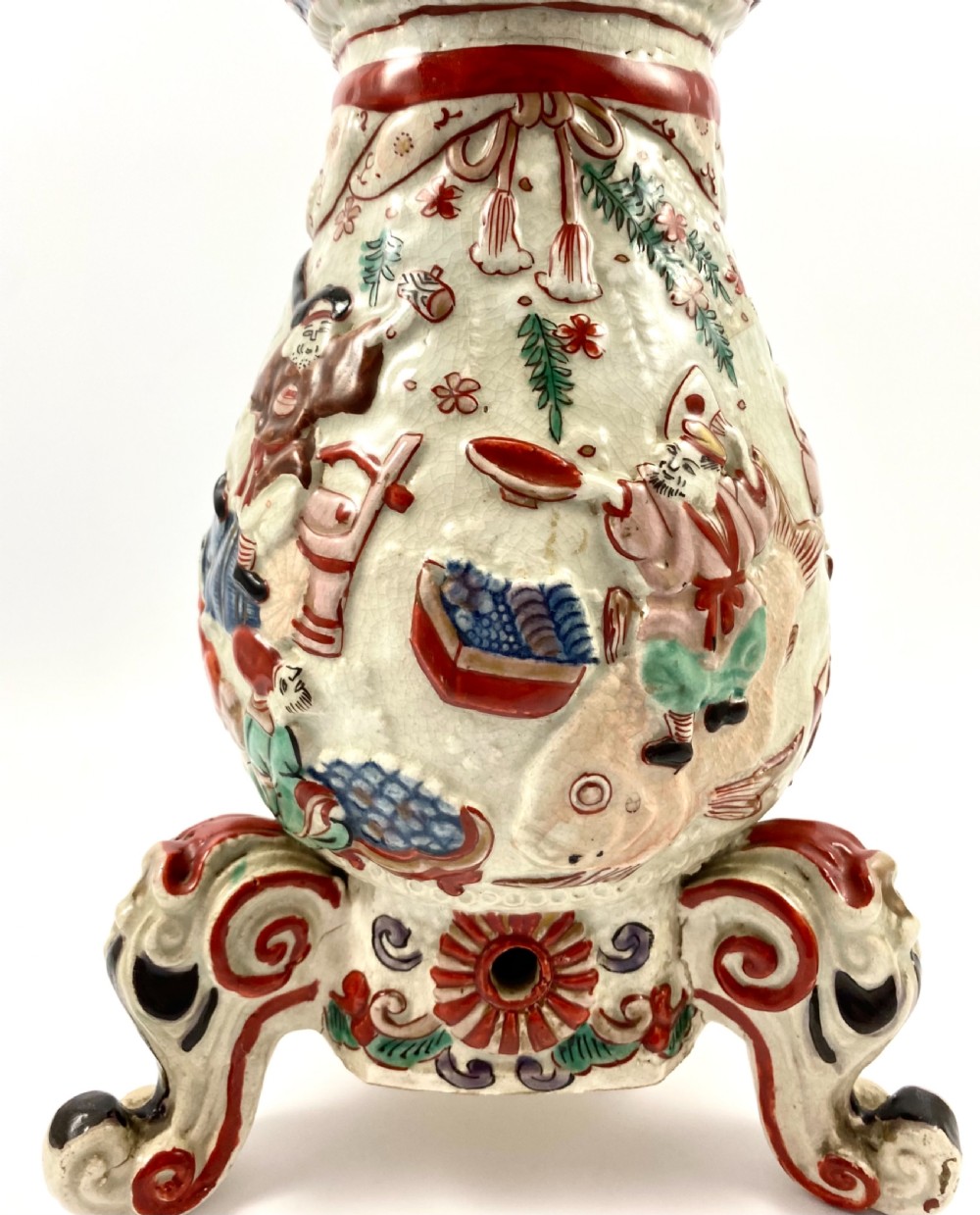 Imari porcelain coffee pot & cover, late 17th C. Edo Period. View III