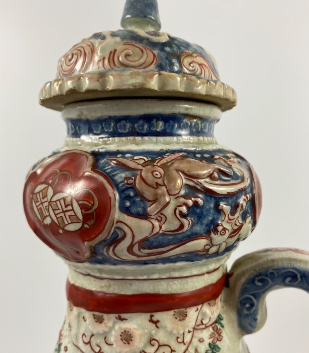Imari porcelain coffee pot & cover, late 17th C. Edo Period. View IV