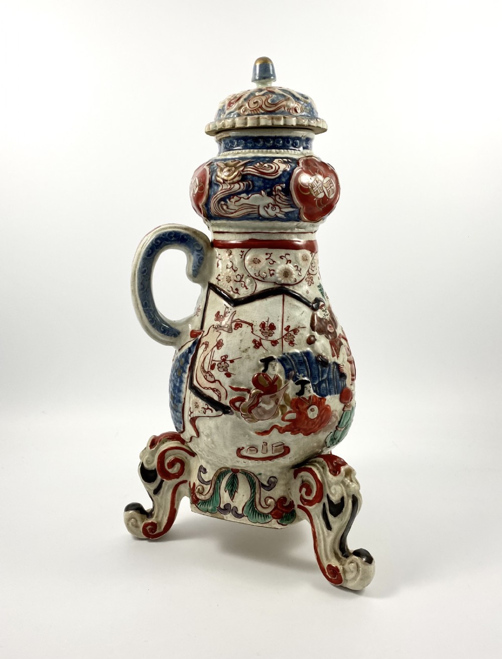 Imari porcelain coffee pot & cover, late 17th C. Edo Period. View VI