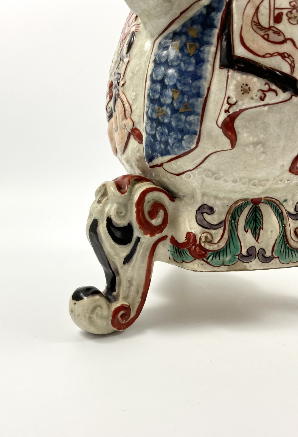 Imari porcelain coffee pot & cover, late 17th C. Edo Period. View VIII