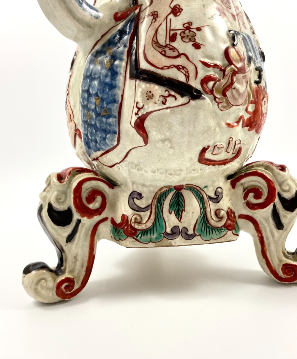 Imari porcelain coffee pot & cover, late 17th C. Edo Period. View IX