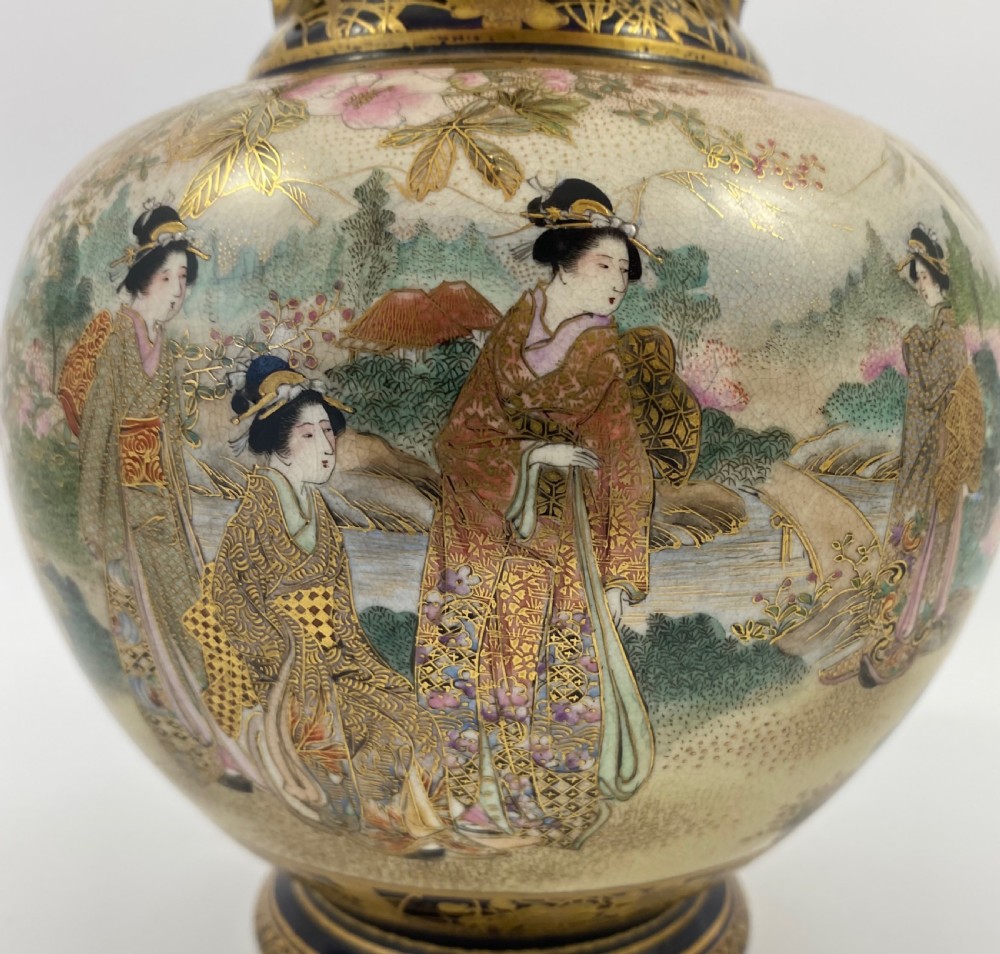 Satsuma earthenware vase. Kinkozan. Meiji Period. View IV