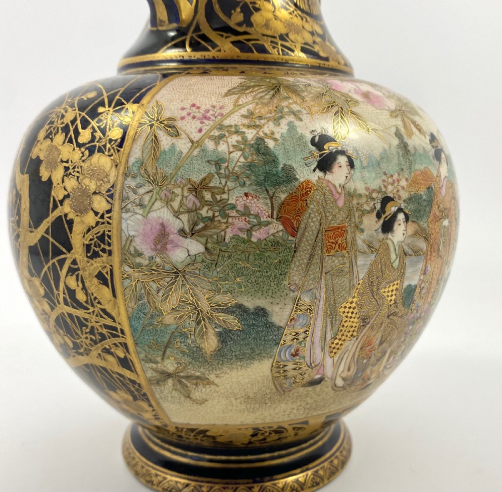 Satsuma earthenware vase. Kinkozan. Meiji Period. View VI
