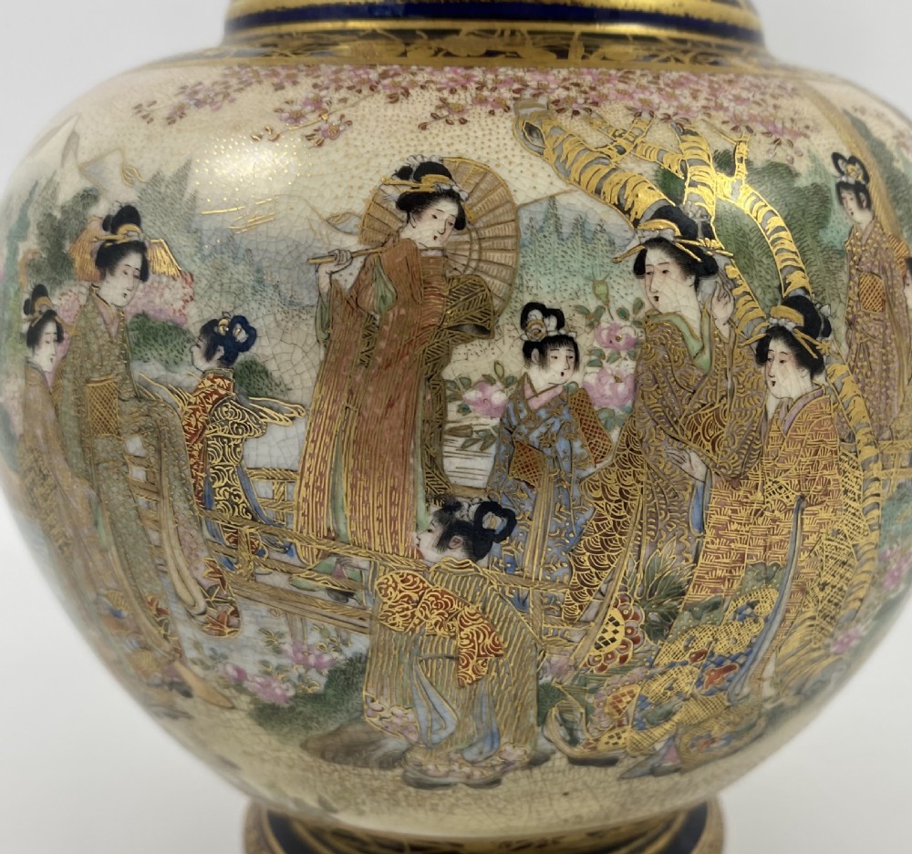 Satsuma earthenware vase. Kinkozan. Meiji Period. View IX