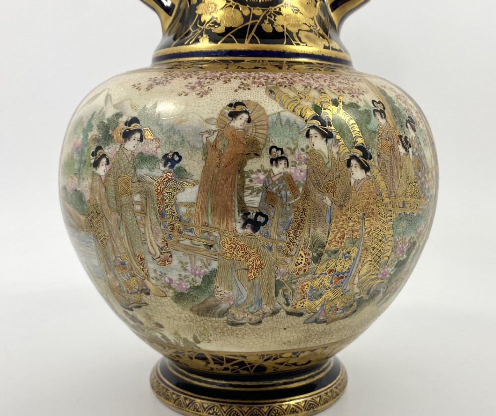 Satsuma earthenware vase. Kinkozan. Meiji Period. View X