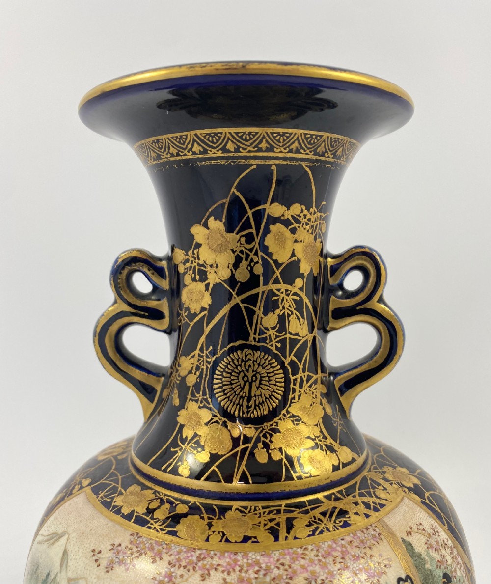 Satsuma earthenware vase. Kinkozan. Meiji Period. View XI