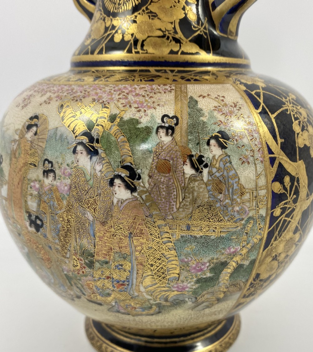 Satsuma earthenware vase. Kinkozan. Meiji Period. View XII