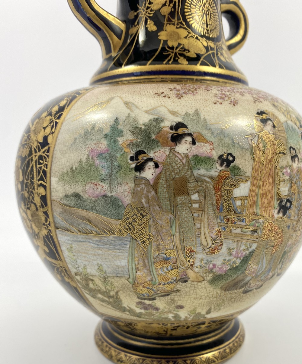 Satsuma earthenware vase. Kinkozan. Meiji Period. View XIII
