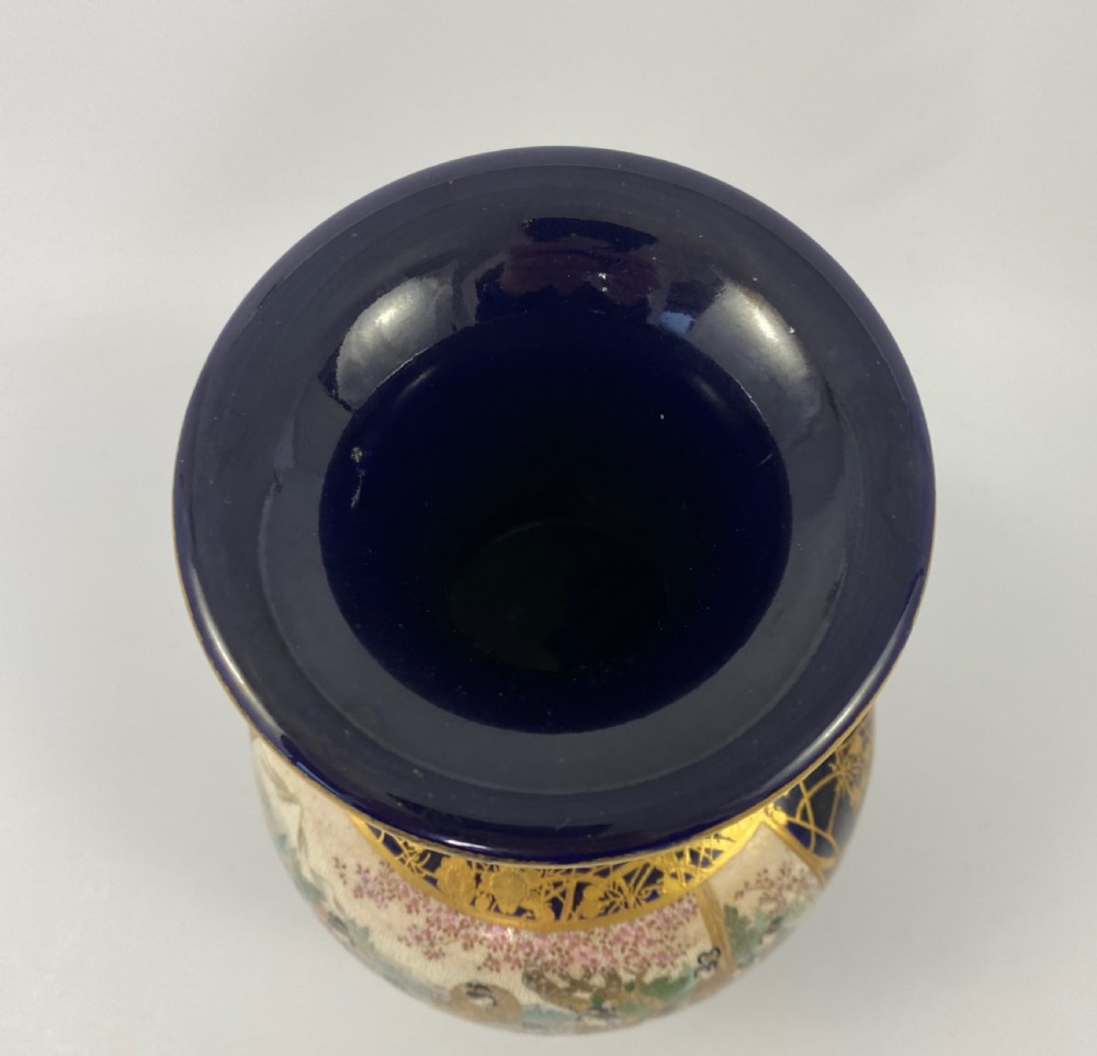 Satsuma earthenware vase. Kinkozan. Meiji Period. View XIV