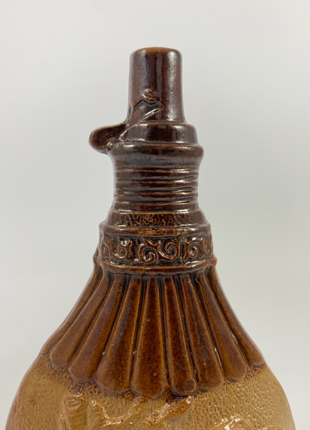 Lambeth Saltglaze stoneware spirit flask, c. 1840. View VII