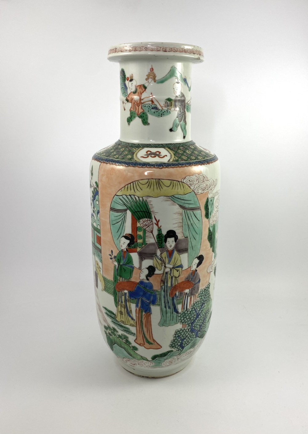 Chinese porcelain rouleau vase, 19th Century, Qing Dynasty.