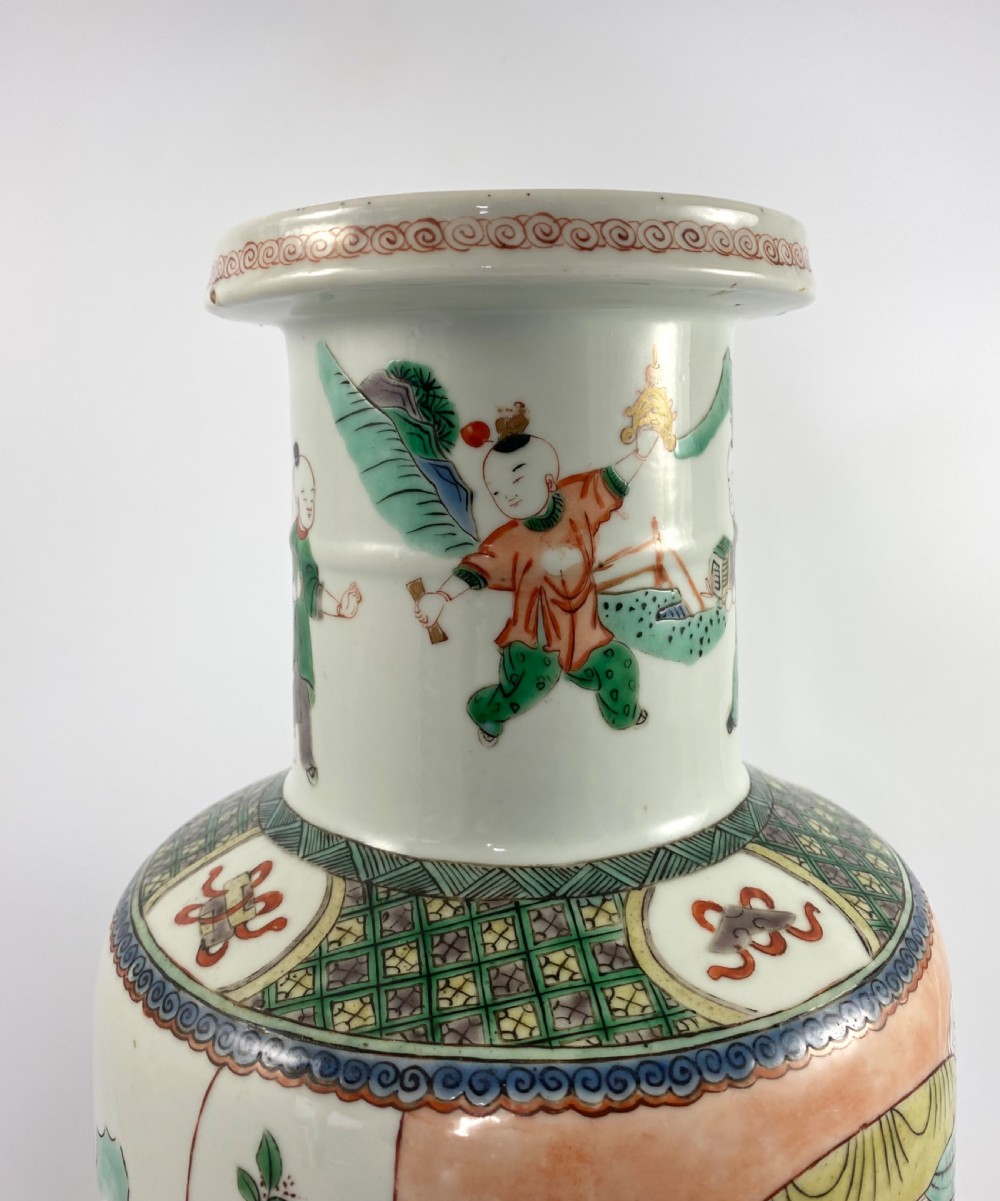 Chinese porcelain rouleau vase, 19th Century, Qing Dynasty. View X