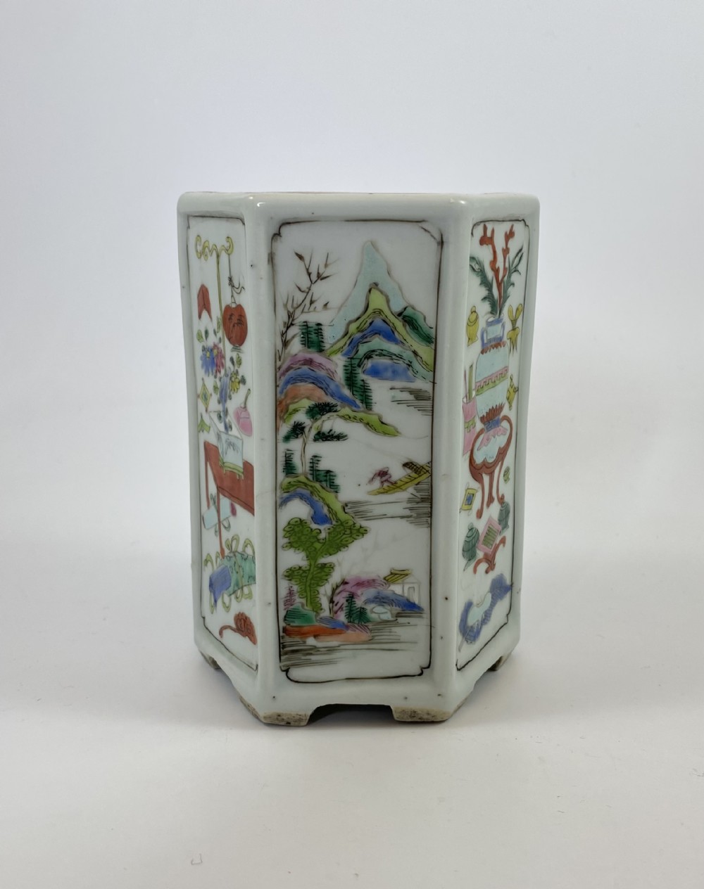 Chinese porcelain brush pot, c. 1730. Yongzheng Period.