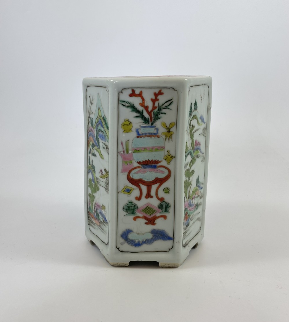 Chinese porcelain brush pot, c. 1730. Yongzheng Period. View II
