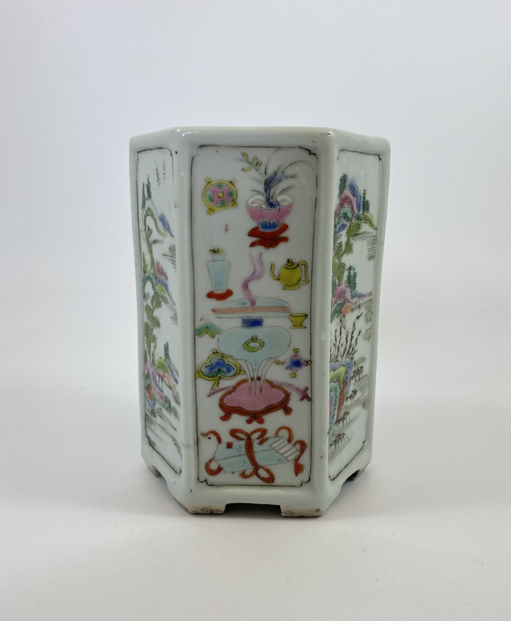Chinese porcelain brush pot, c. 1730. Yongzheng Period. View III