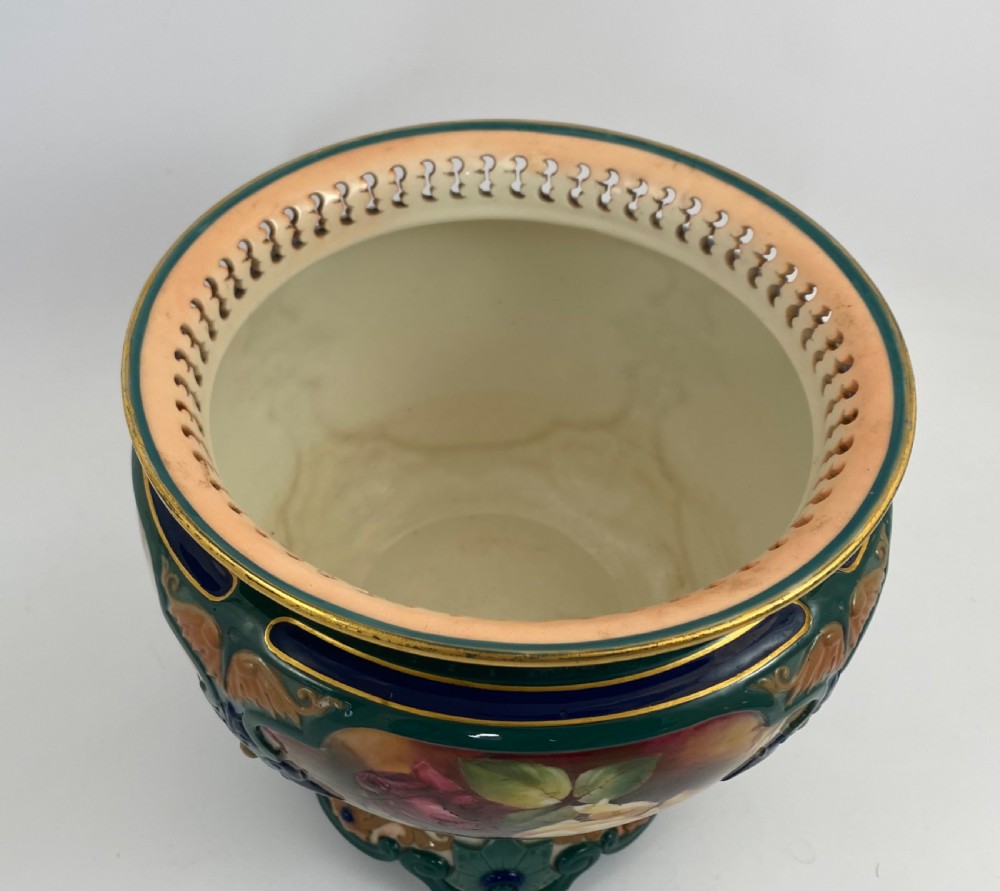 Royal Worcester porcelain jardiniere, dated 1907. View III