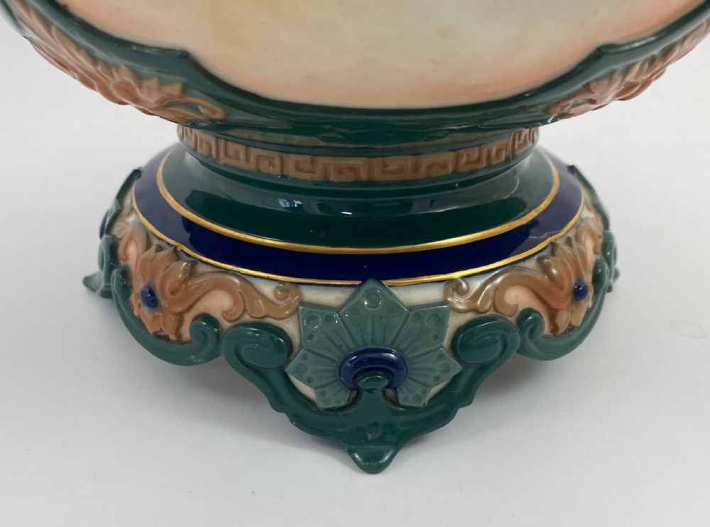 Royal Worcester porcelain jardiniere, dated 1907. View X