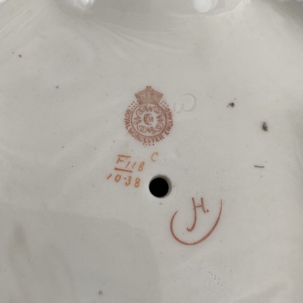 Royal Worcester porcelain jardiniere, dated 1907. View XIII