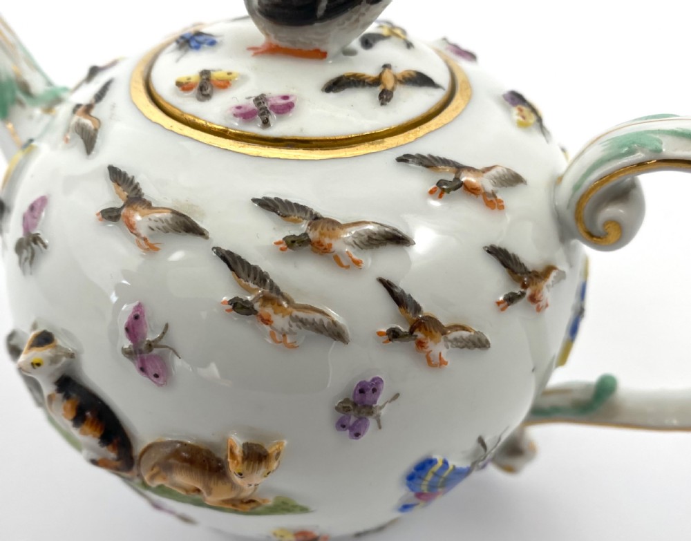 Meissen porcelain teapot, c. 1830. View X